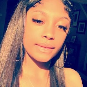 Meet your Posher, De'ahjah